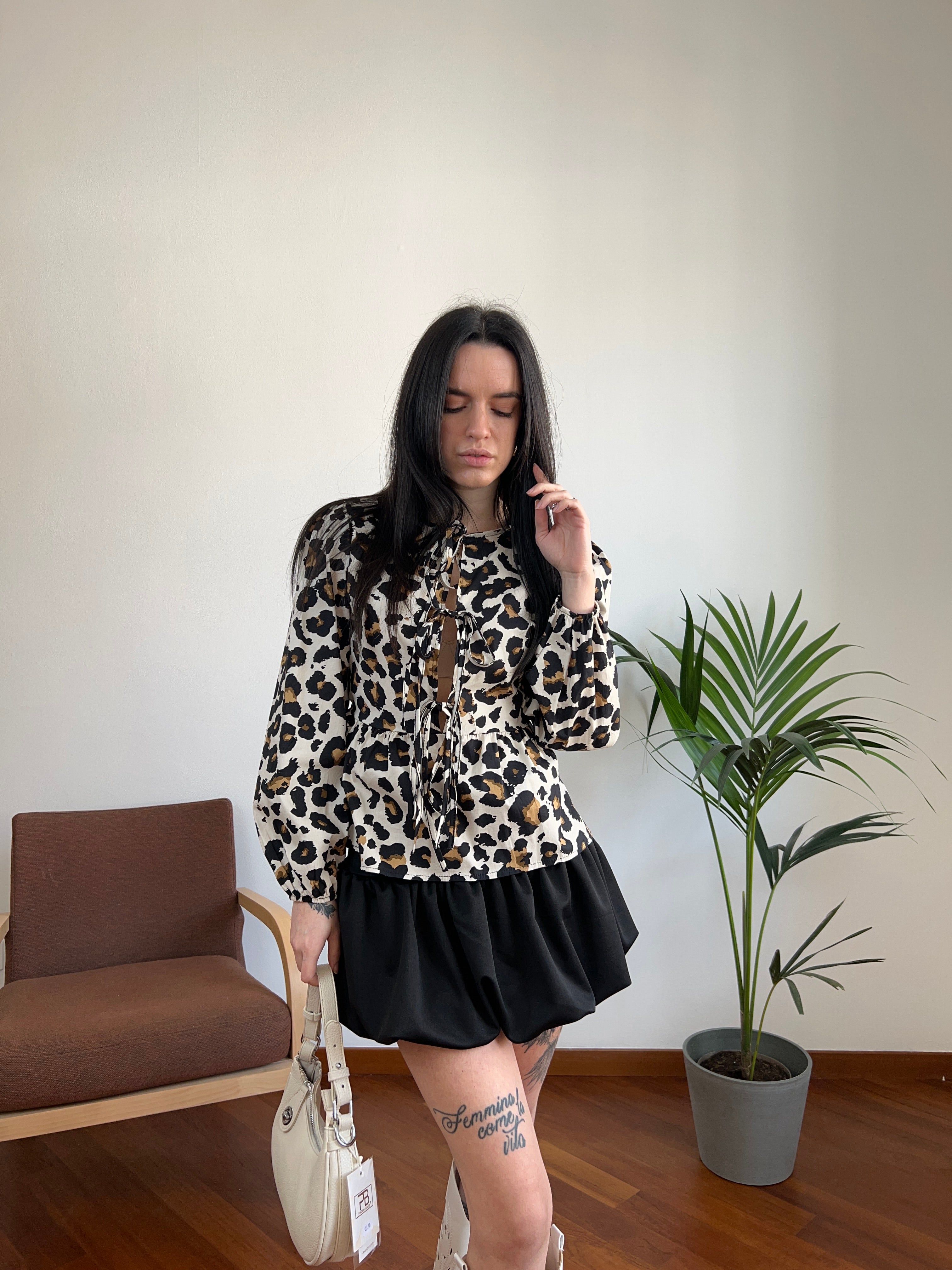 Top leo bianco