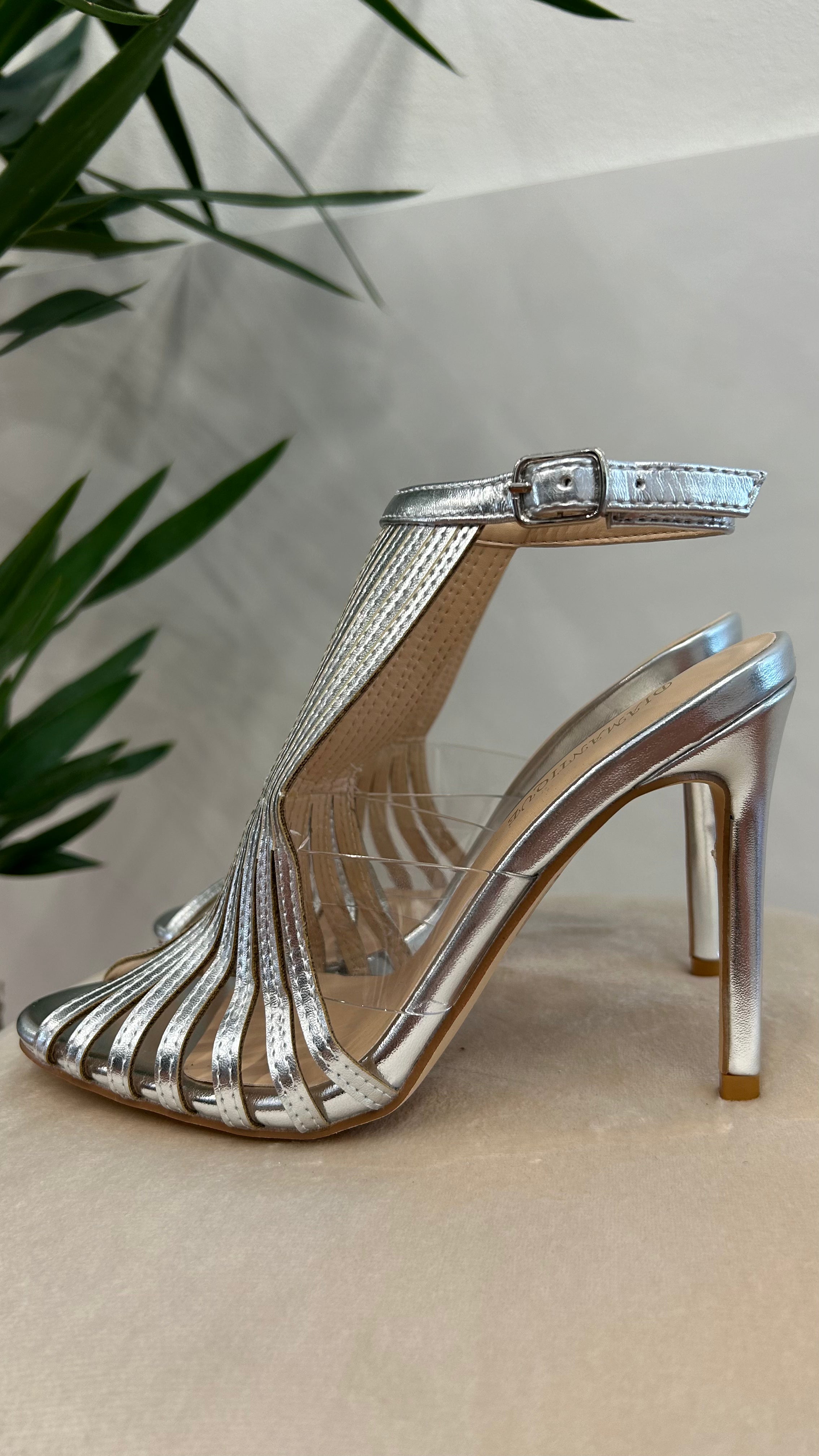 Silver heel