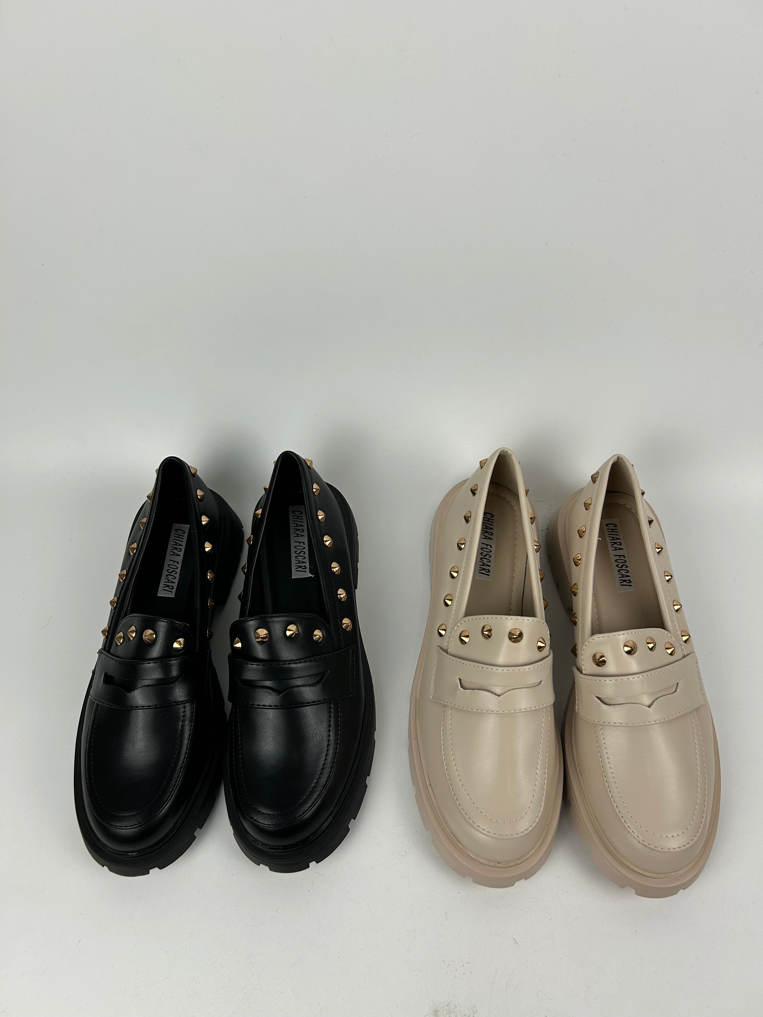Mocassino borchiato