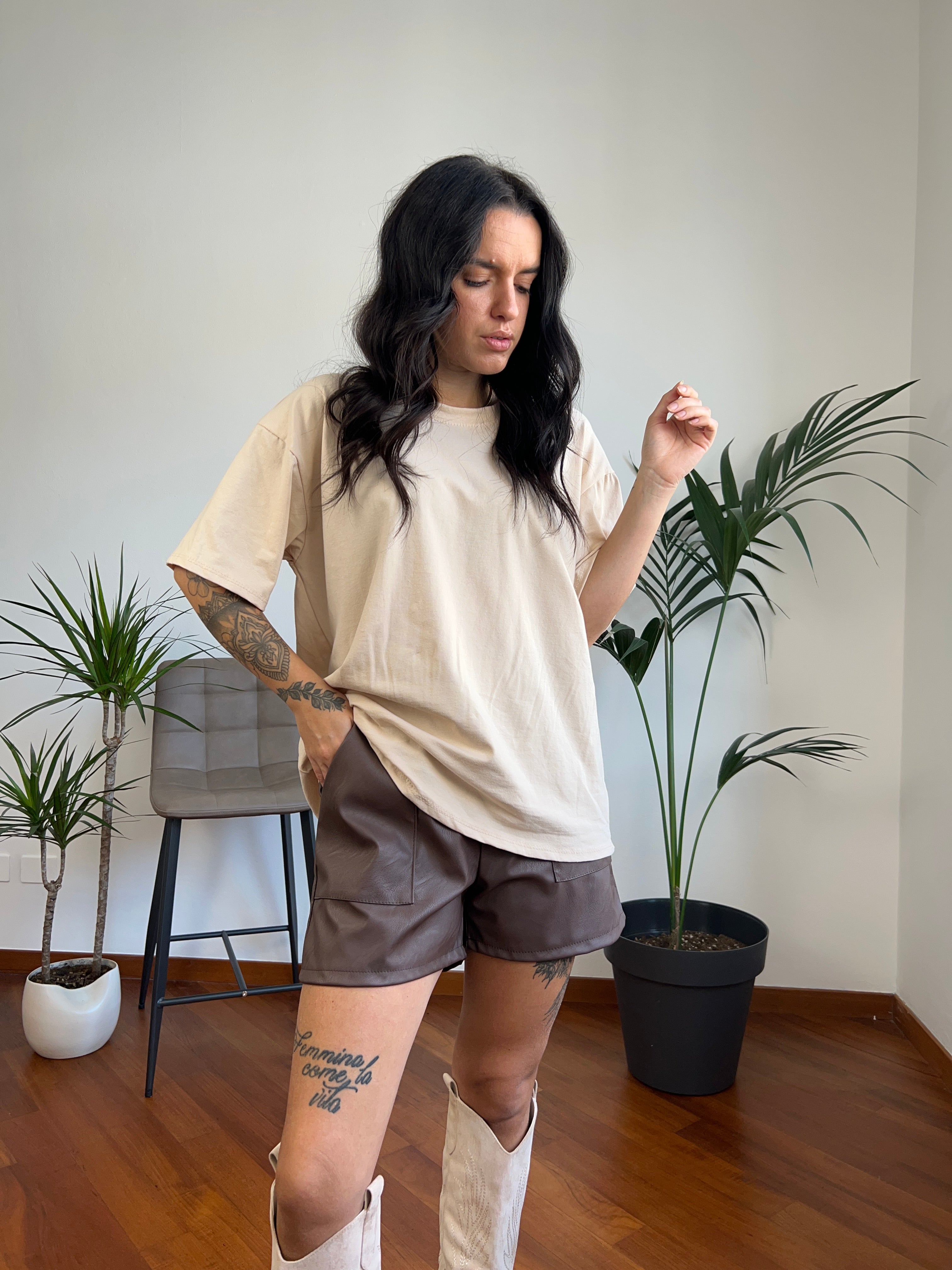 T-shirt beige