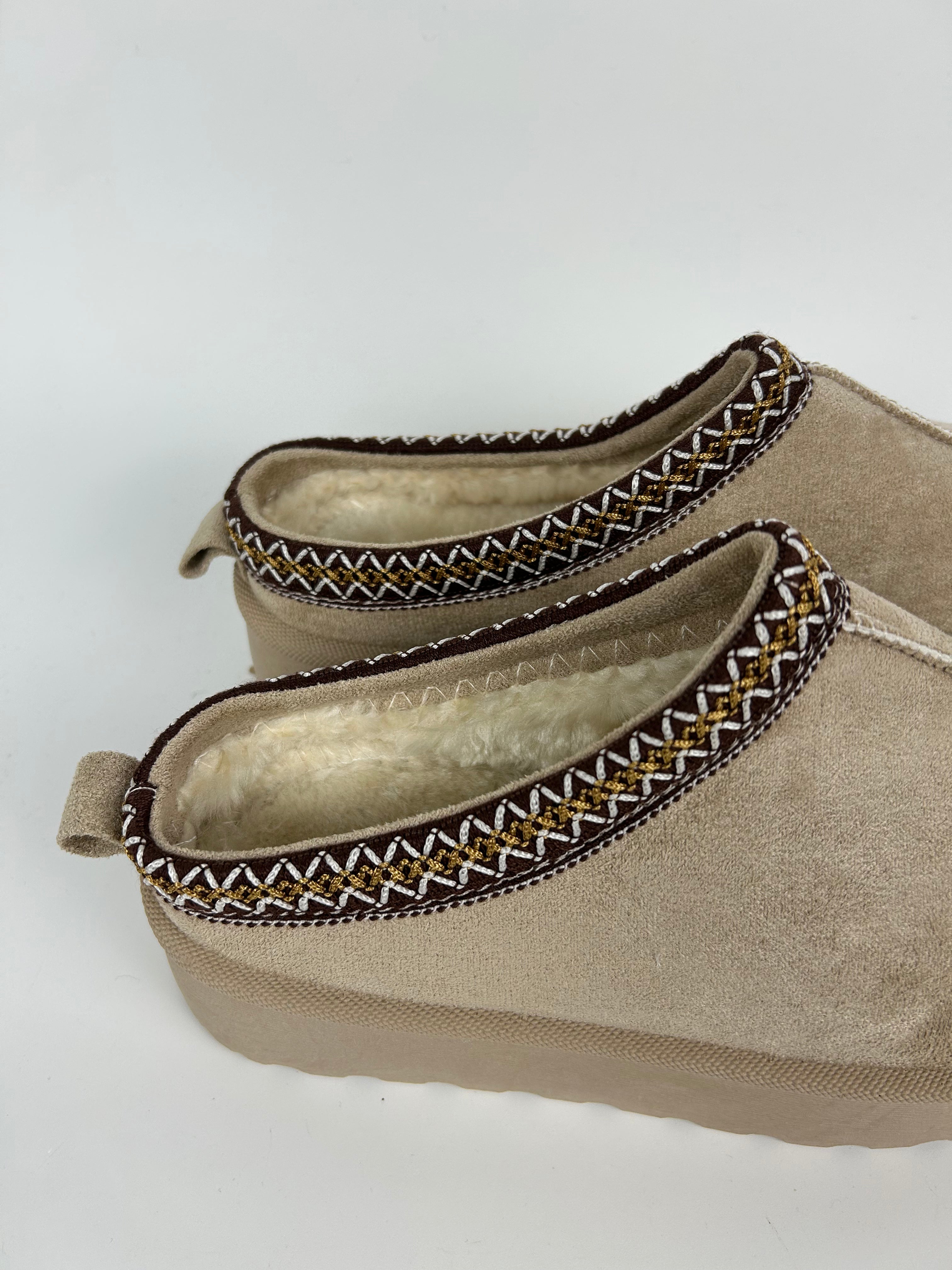 UG Slippers