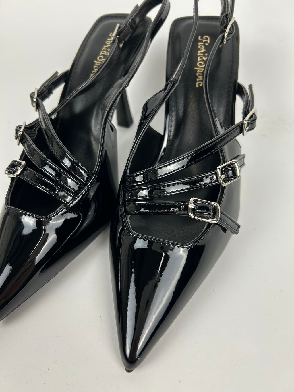 Slingback nere