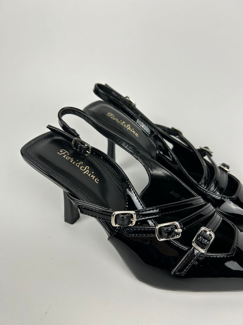 Slingback nere