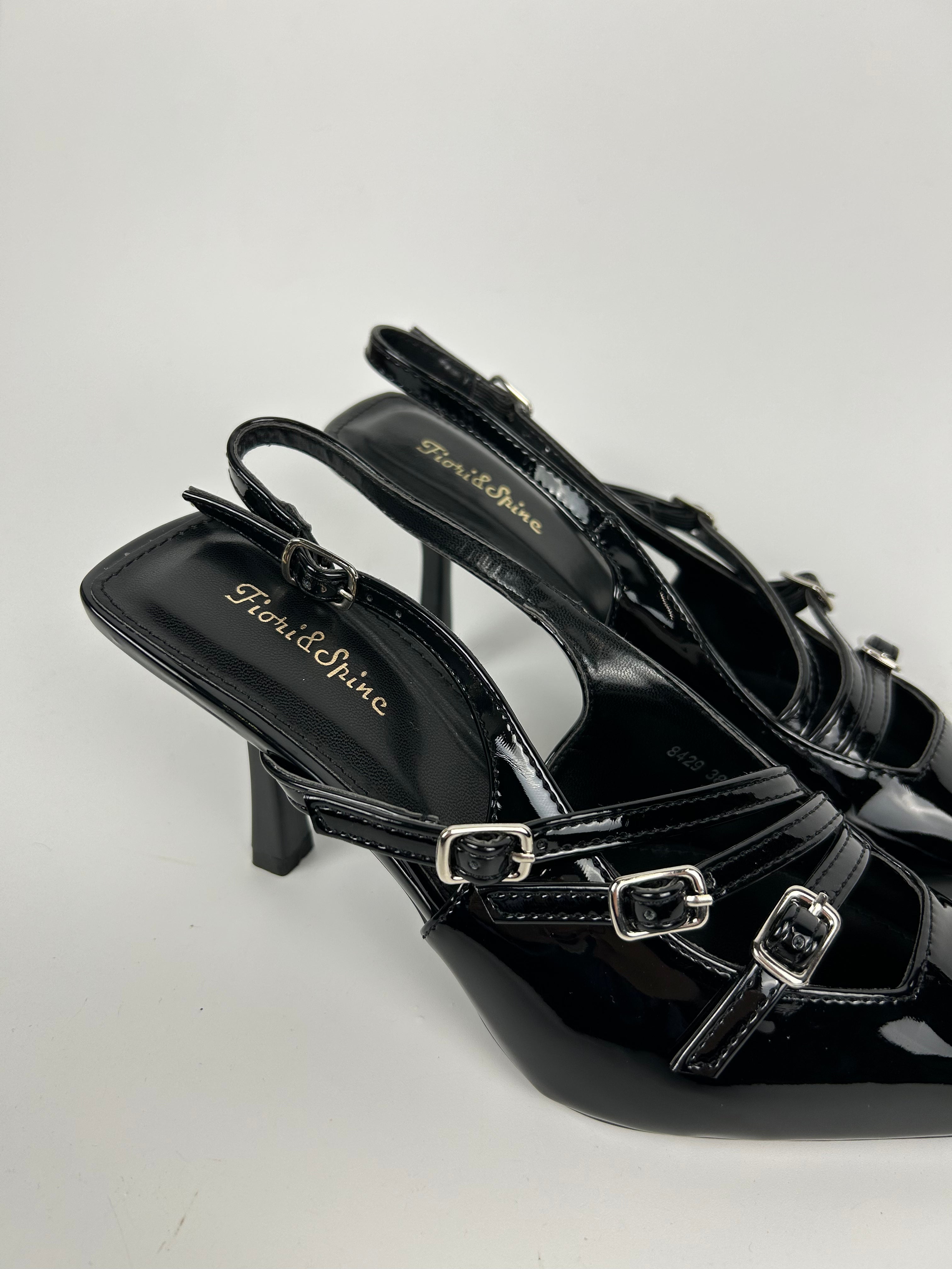 Slingback nere