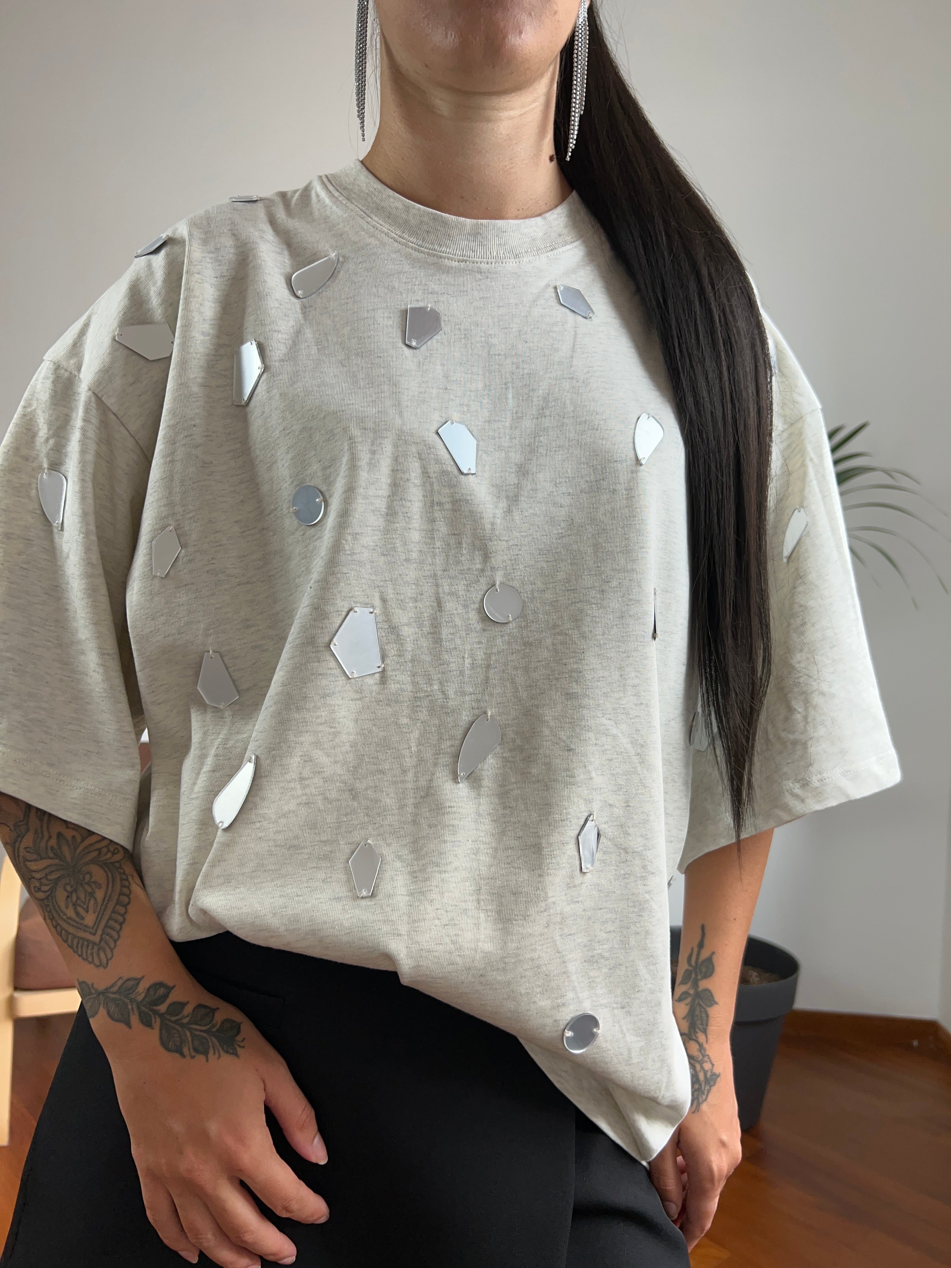 T-shirt mirror